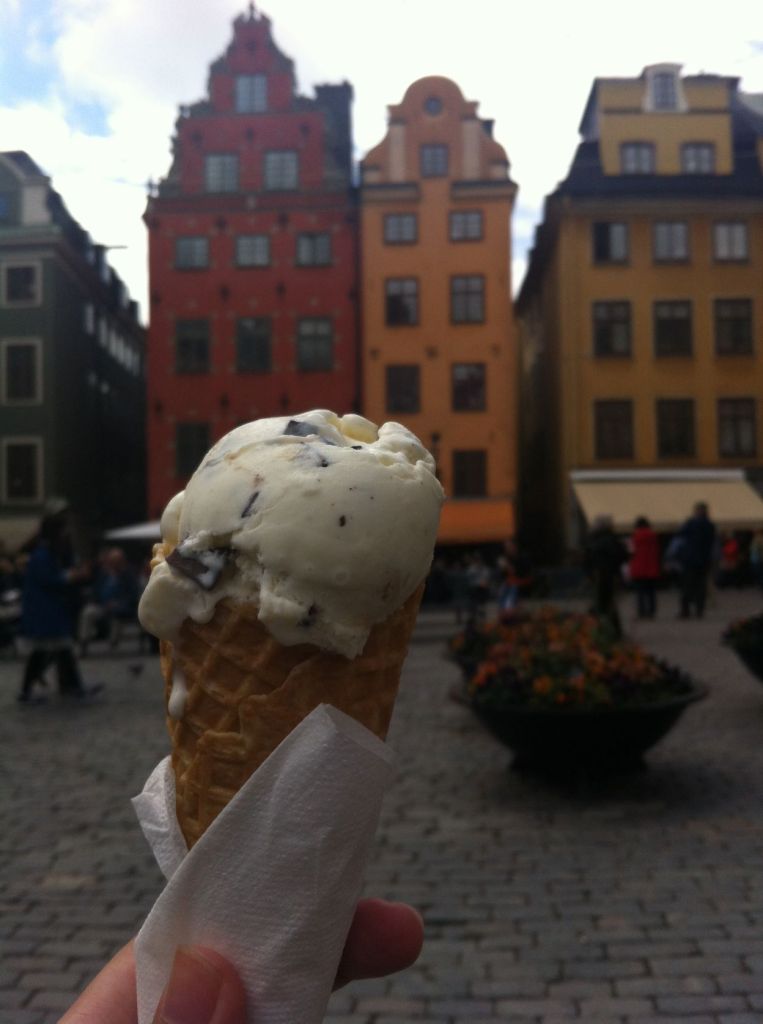 Picture of Cookiedough Ice Cream in front of some Gamla Stan buildings